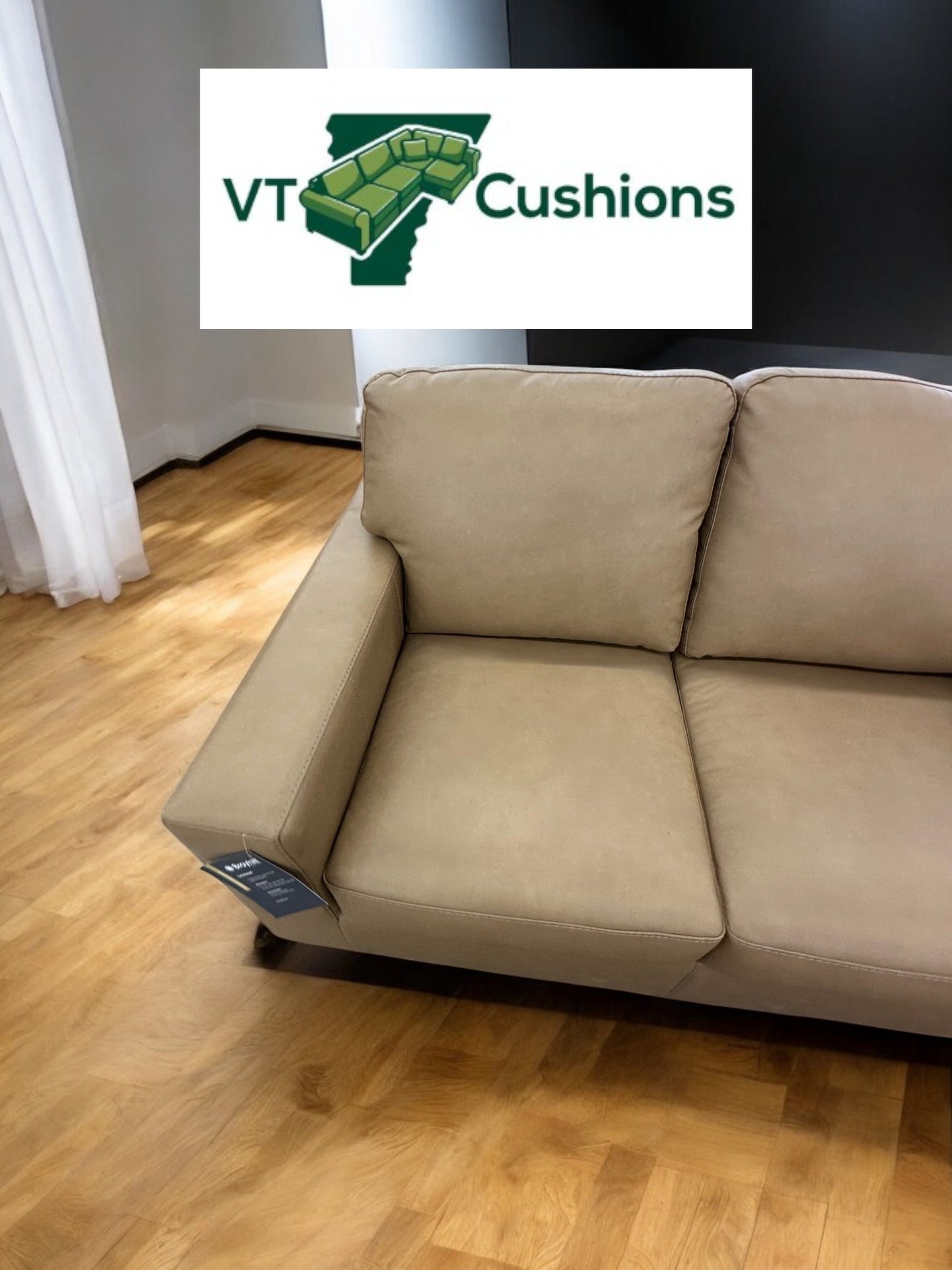 *Free Delivery* Brand New Matching Faux Leather Couch and Love Seat