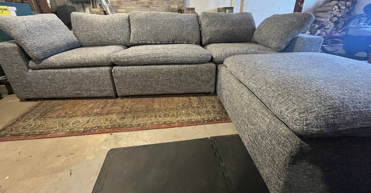 *Free Delivery* Excellent Condition Gray Modular Sectional Couch