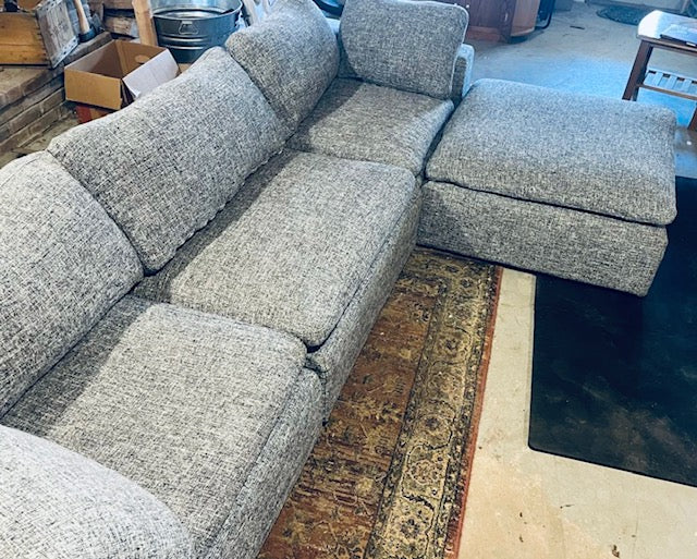 *Free Delivery* Excellent Condition Gray Modular Sectional Couch